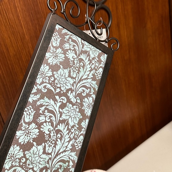 Home interiors Goes with everything sconce Damask print - Picture 7 of 14